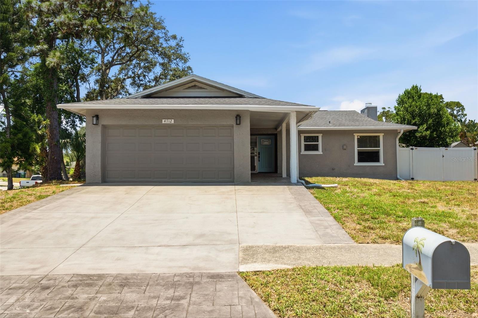 PINE LAKE - Residential