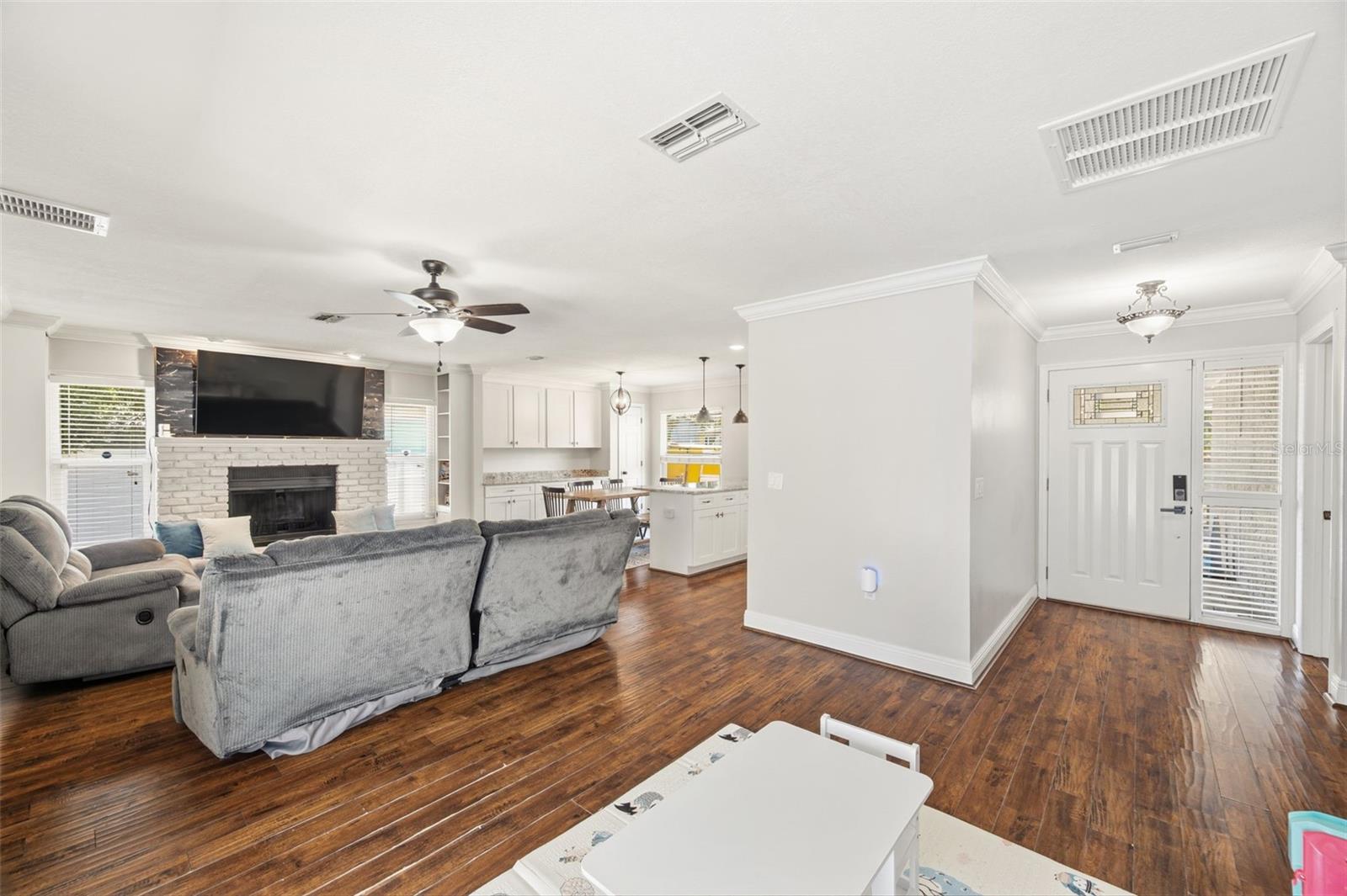 PINE LAKE - Residential