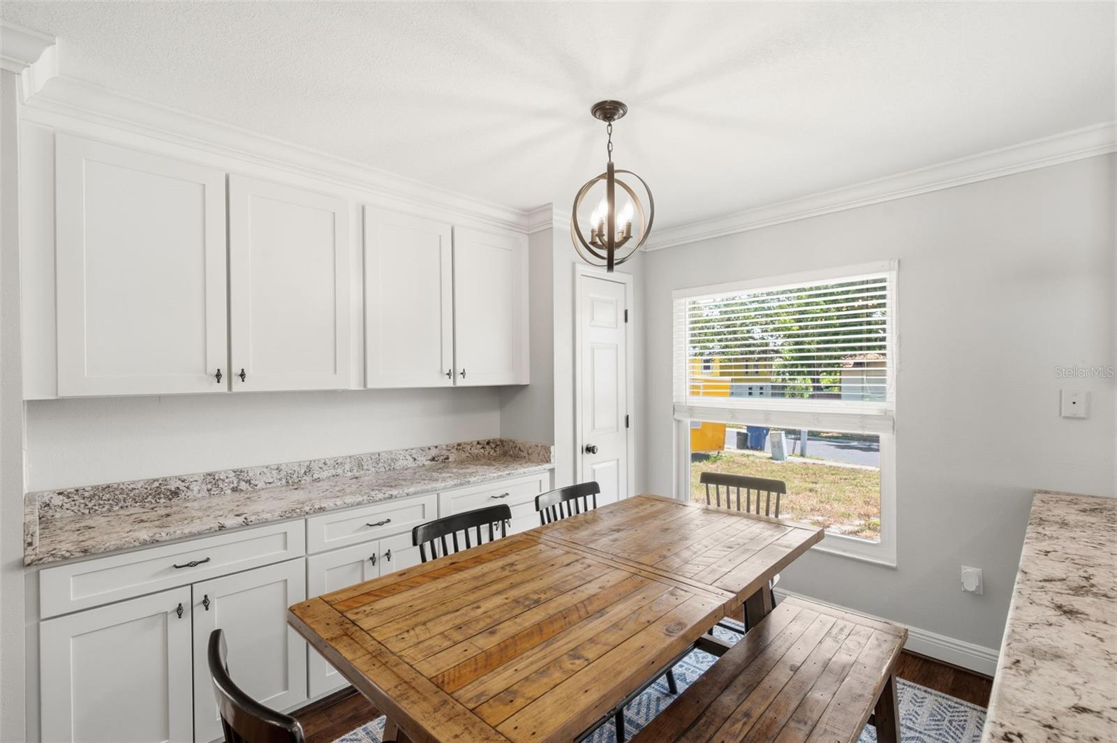 PINE LAKE - Residential