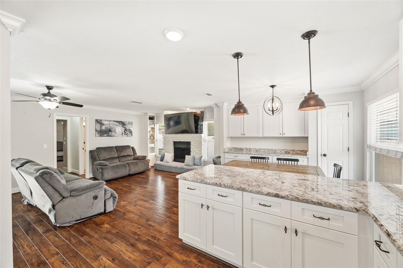 PINE LAKE - Residential