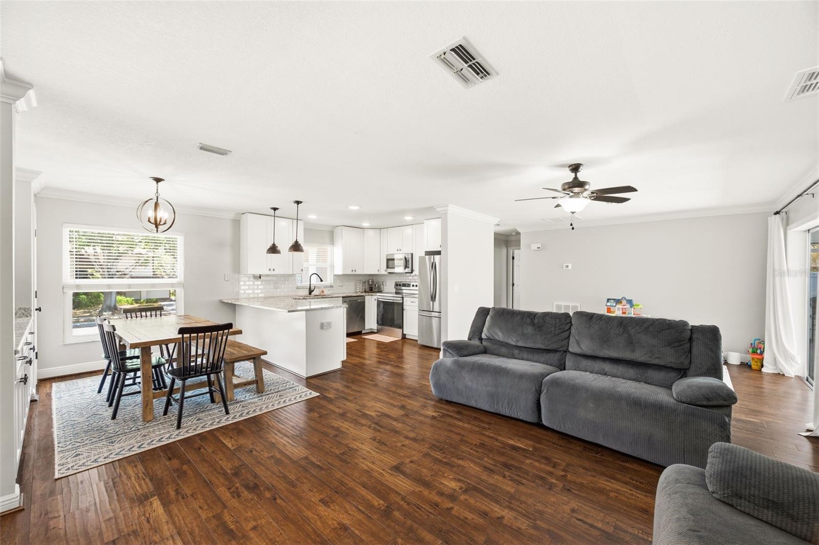 PINE LAKE - Residential