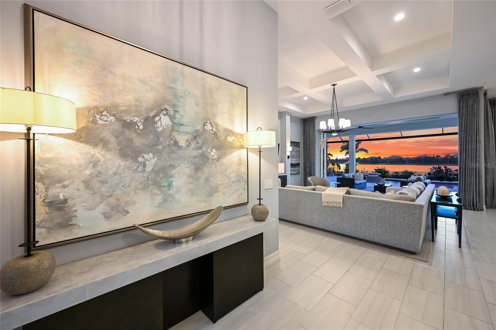 LAKE CLUB - Residential