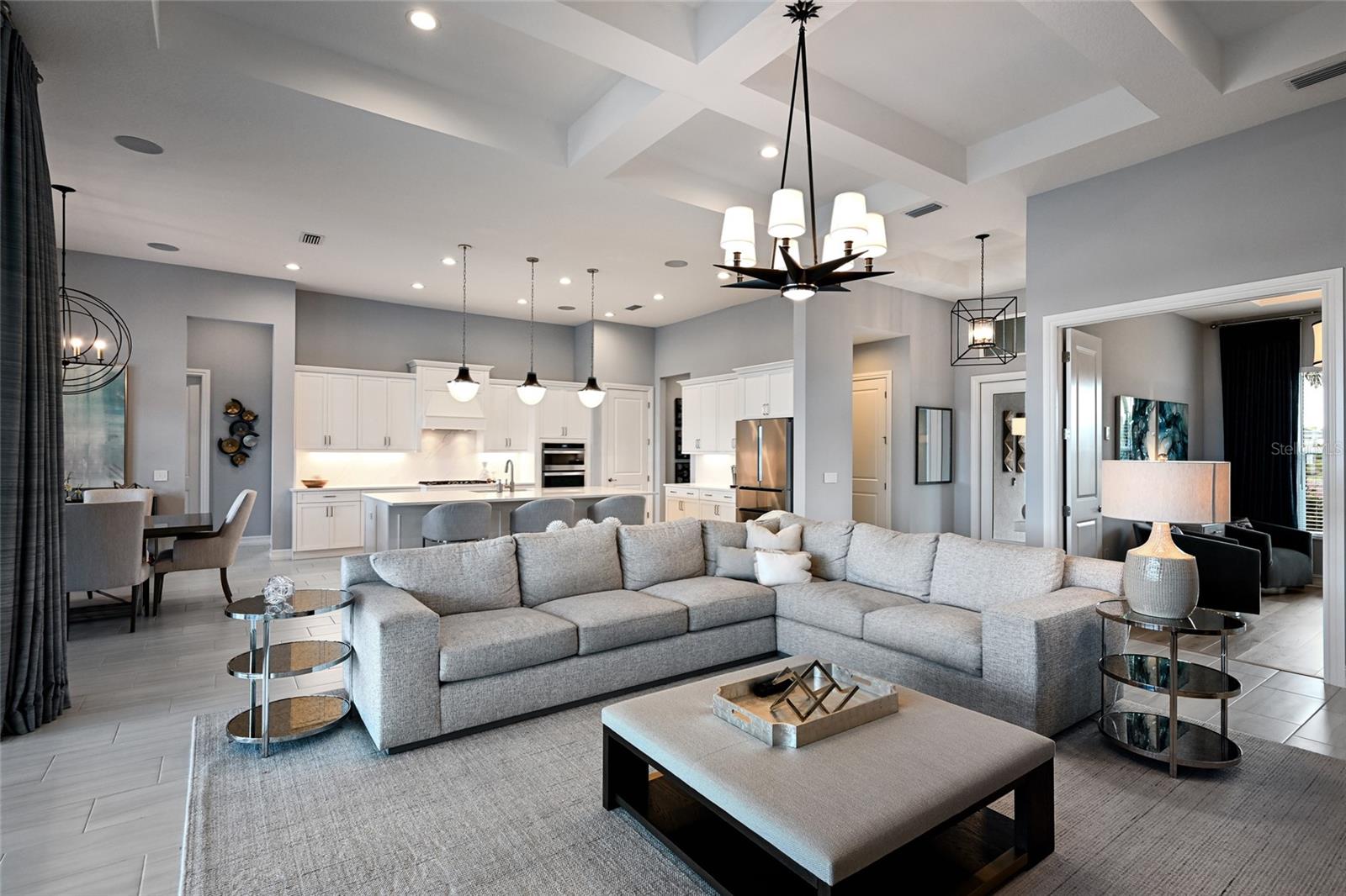 LAKE CLUB - Residential