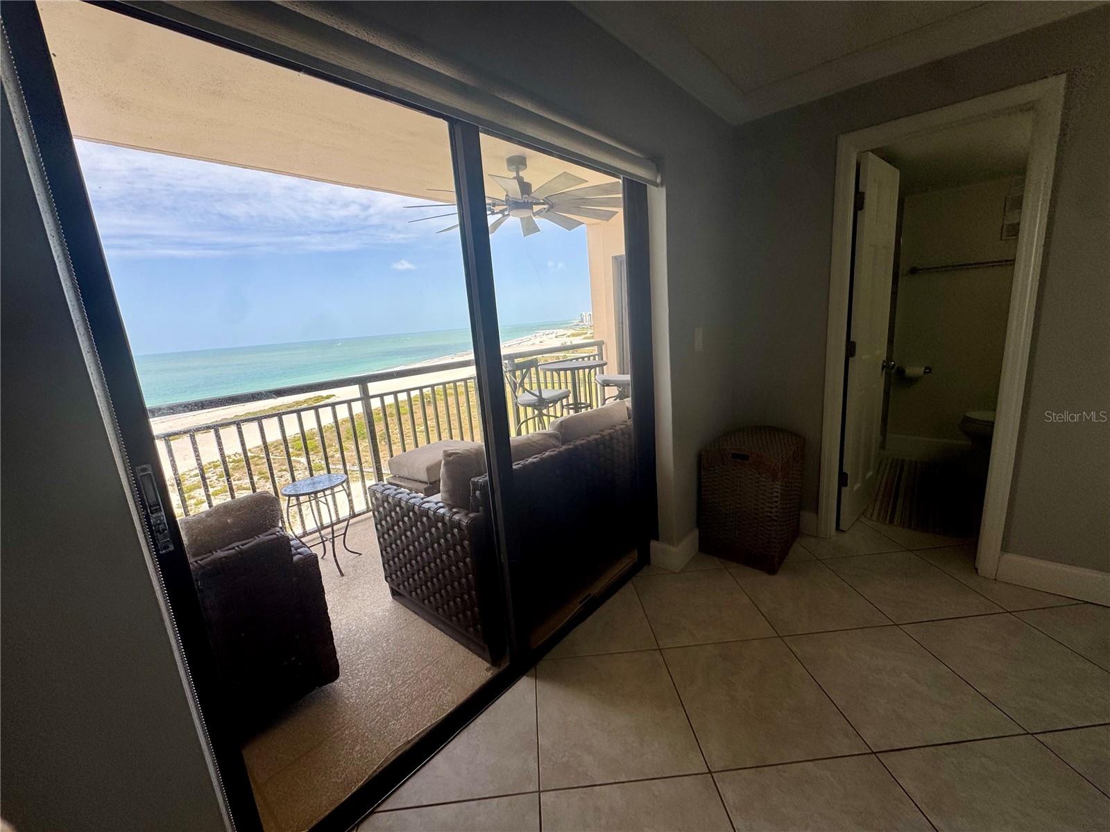 HARBOUR LIGHT TOWERS CONDO - Residential Lease