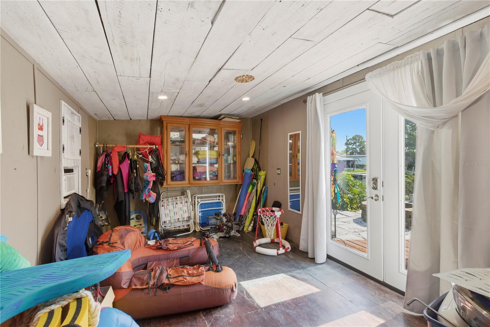 WEEKI WACHEE GARDENS - Residential