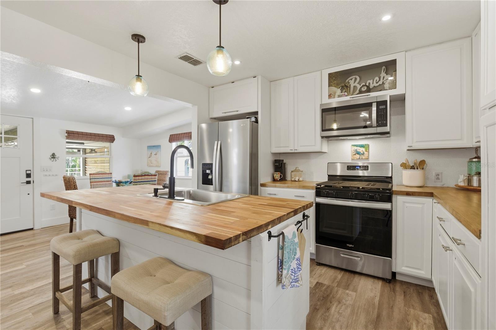 WEEKI WACHEE GARDENS - Residential