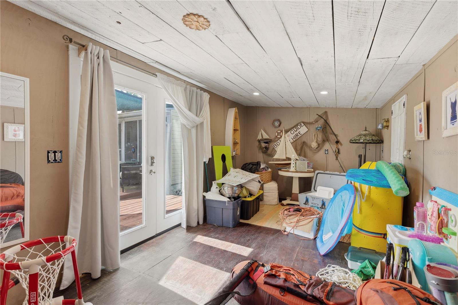 WEEKI WACHEE GARDENS - Residential