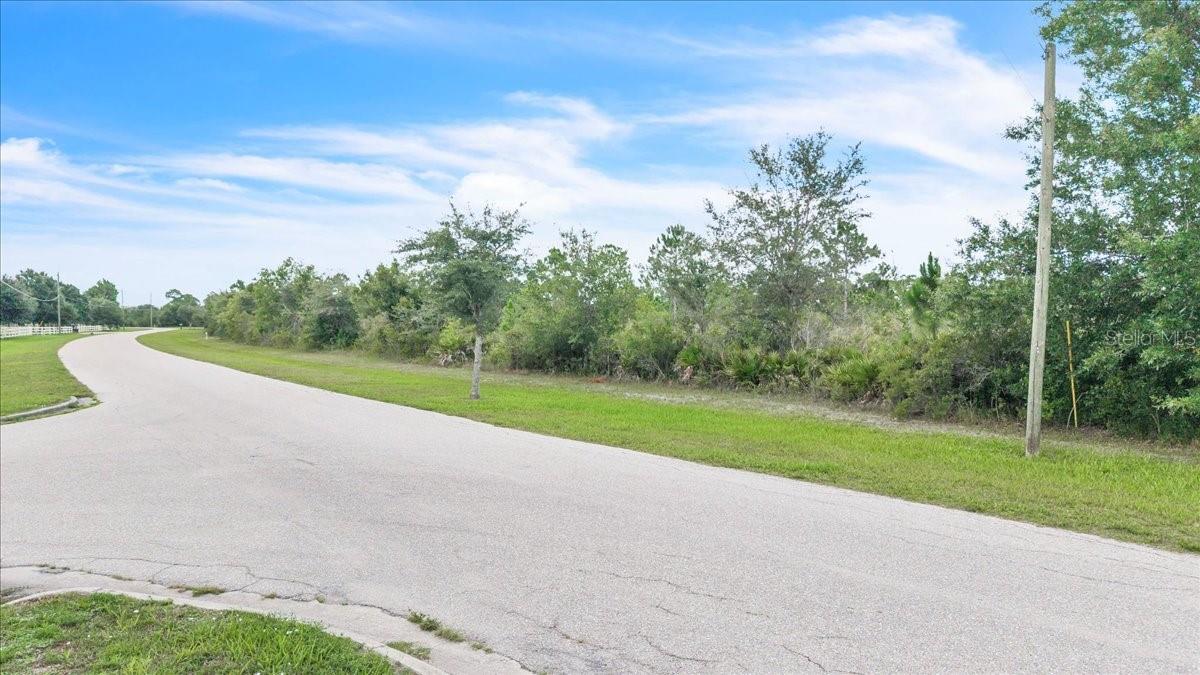 PRAIRIE CREEK PARK - Land