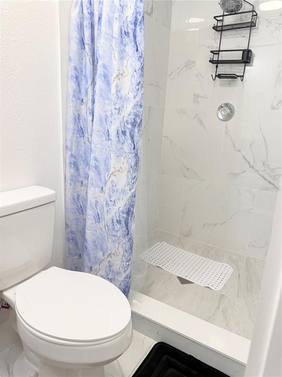 LAKEVIEW VILLAGE SEC K UNI - Residential Lease