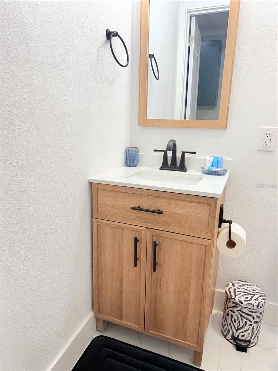 LAKEVIEW VILLAGE SEC K UNI - Residential Lease