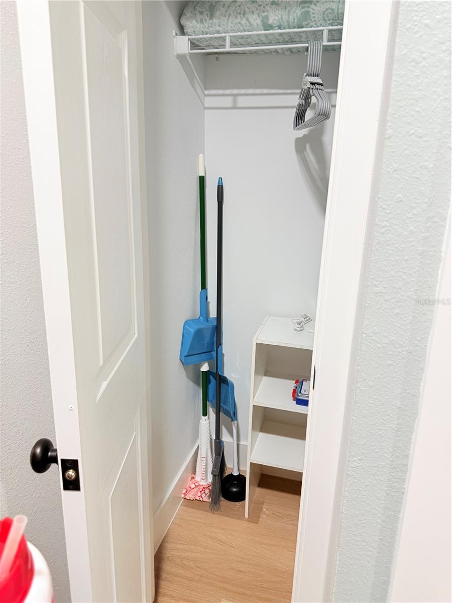 LAKEVIEW VILLAGE SEC K UNI - Residential Lease