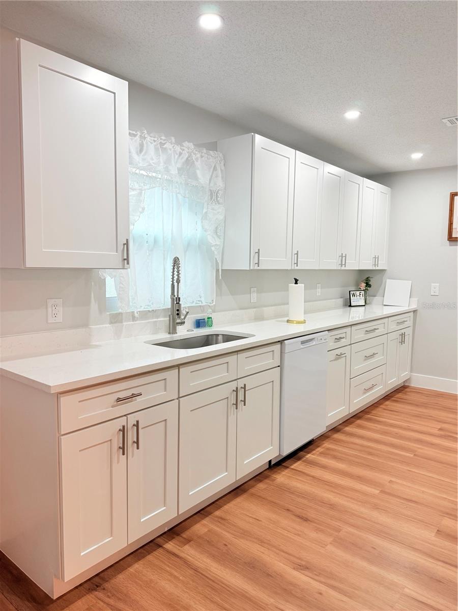 LAKEVIEW VILLAGE SEC K UNI - Residential Lease