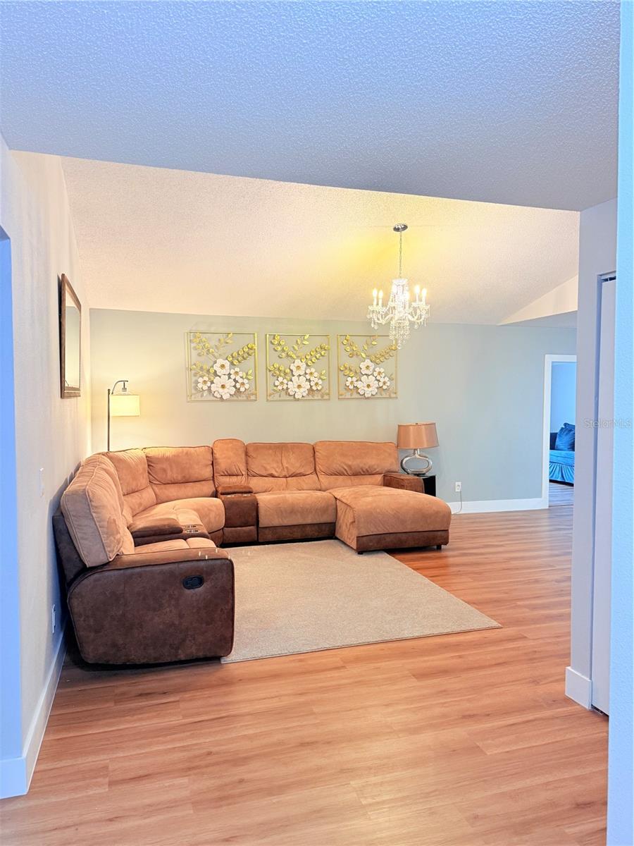 LAKEVIEW VILLAGE SEC K UNI - Residential Lease