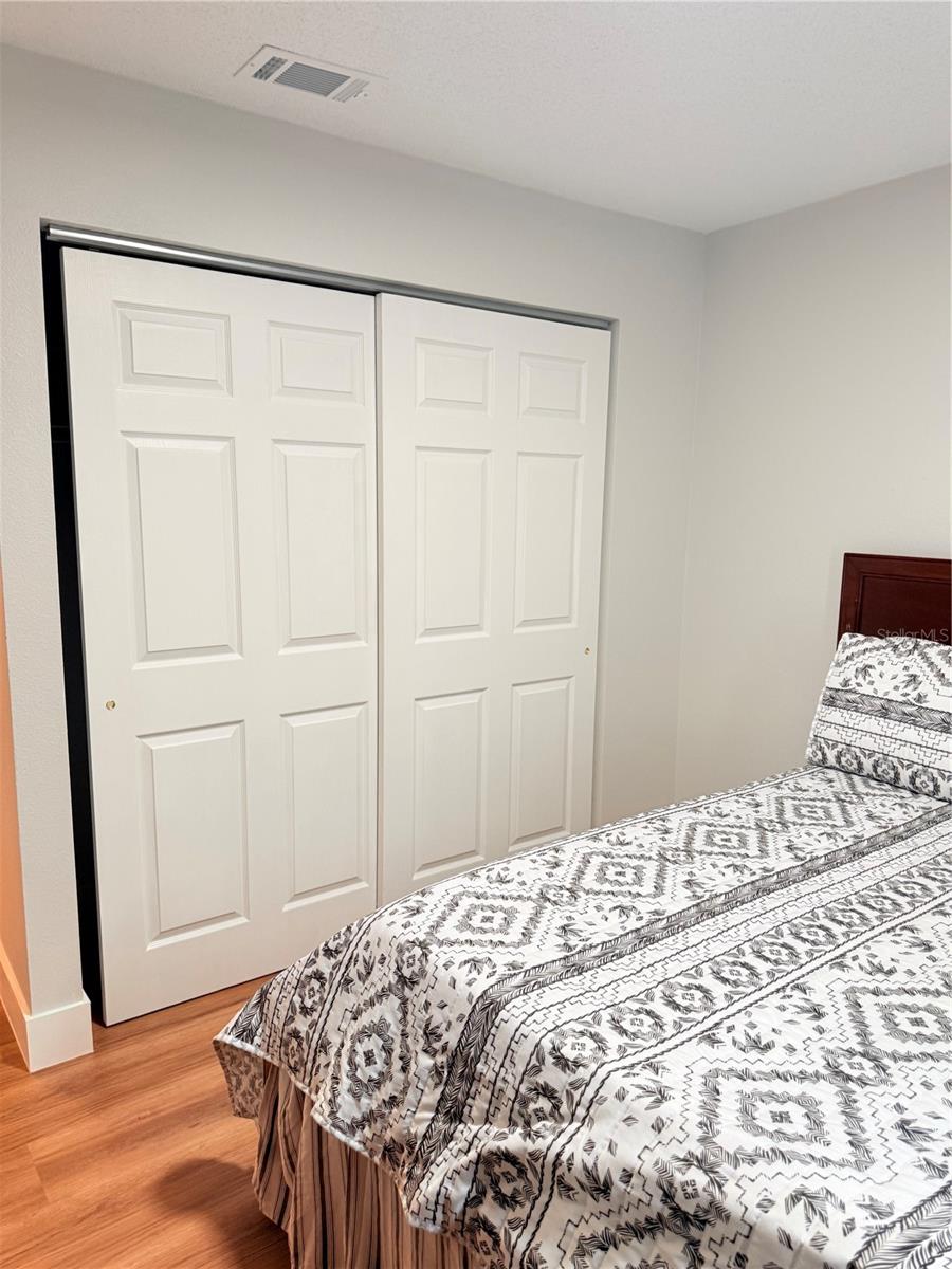 LAKEVIEW VILLAGE SEC K UNI - Residential Lease