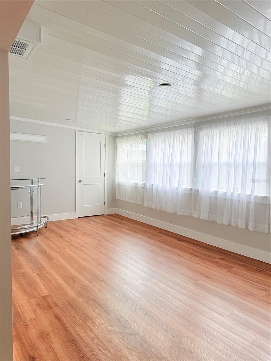 LAKEVIEW VILLAGE SEC K UNI - Residential Lease