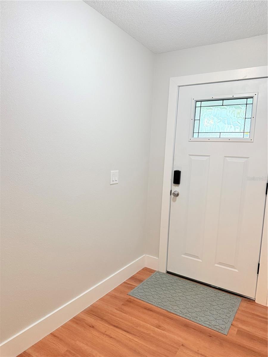 LAKEVIEW VILLAGE SEC K UNI - Residential Lease