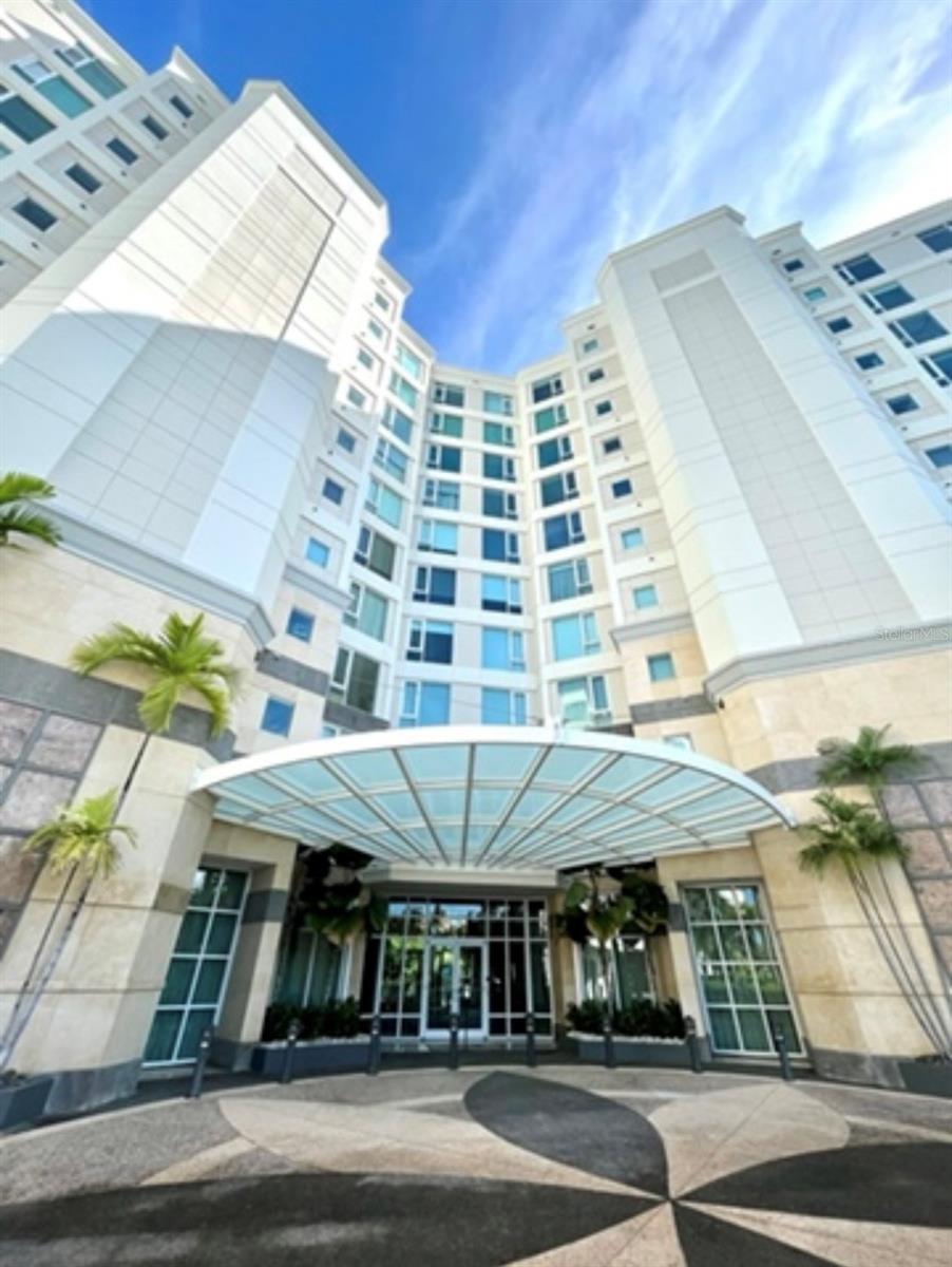 Introducing an exclusive Penthouse in Laguna Plaza at Paseo Caribe. Exquisite Living Experience located at the entrance of the coveted Condado. Once you entrance you will be captivated by the impressive views of the beautiful ocean and laguna, followed by a delightful spacious living area flooded with natural light offering a peaceful experience.

This Penthouse has four ample bedrooms, 2.5 bathrooms, a master room and en- suite bathroom with an splendid ocean view.

This award PH offers an aquarium experience, vibrant ambience in 3,454 sifts. Three underground private parking included.

Your dream Penthouse awaits.