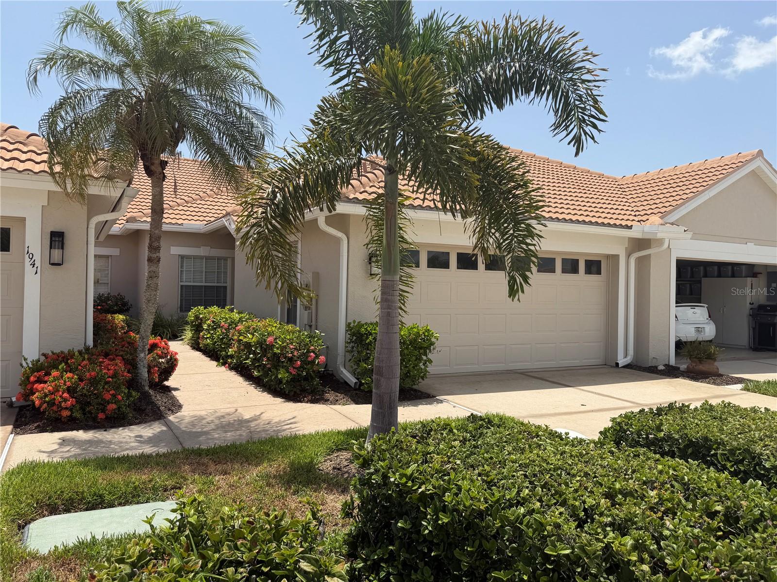 PELICAN POINTE GOLF & COUNTRY CLUB - Residential Lease