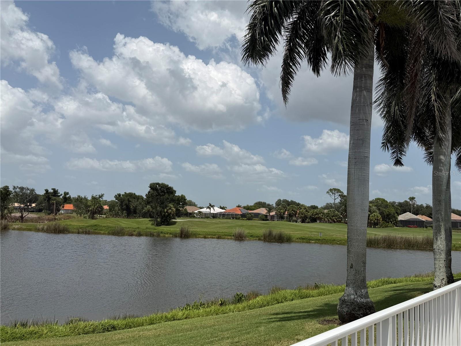 PELICAN POINTE GOLF & COUNTRY CLUB - Residential Lease
