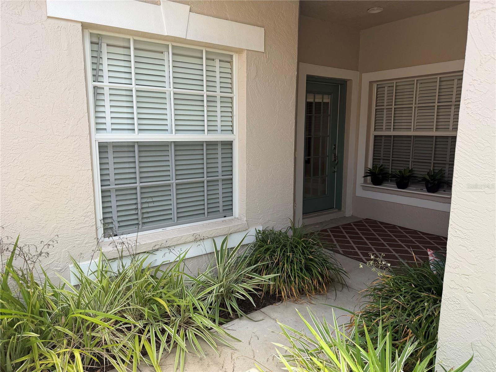 PELICAN POINTE GOLF & COUNTRY CLUB - Residential Lease