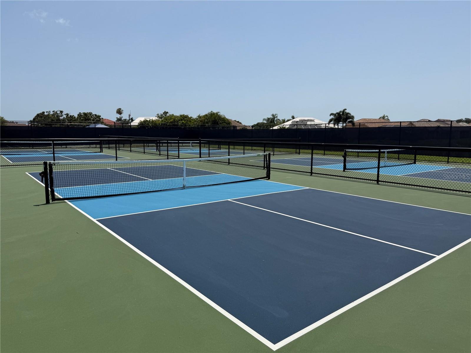 PELICAN POINTE GOLF & COUNTRY CLUB - Residential Lease