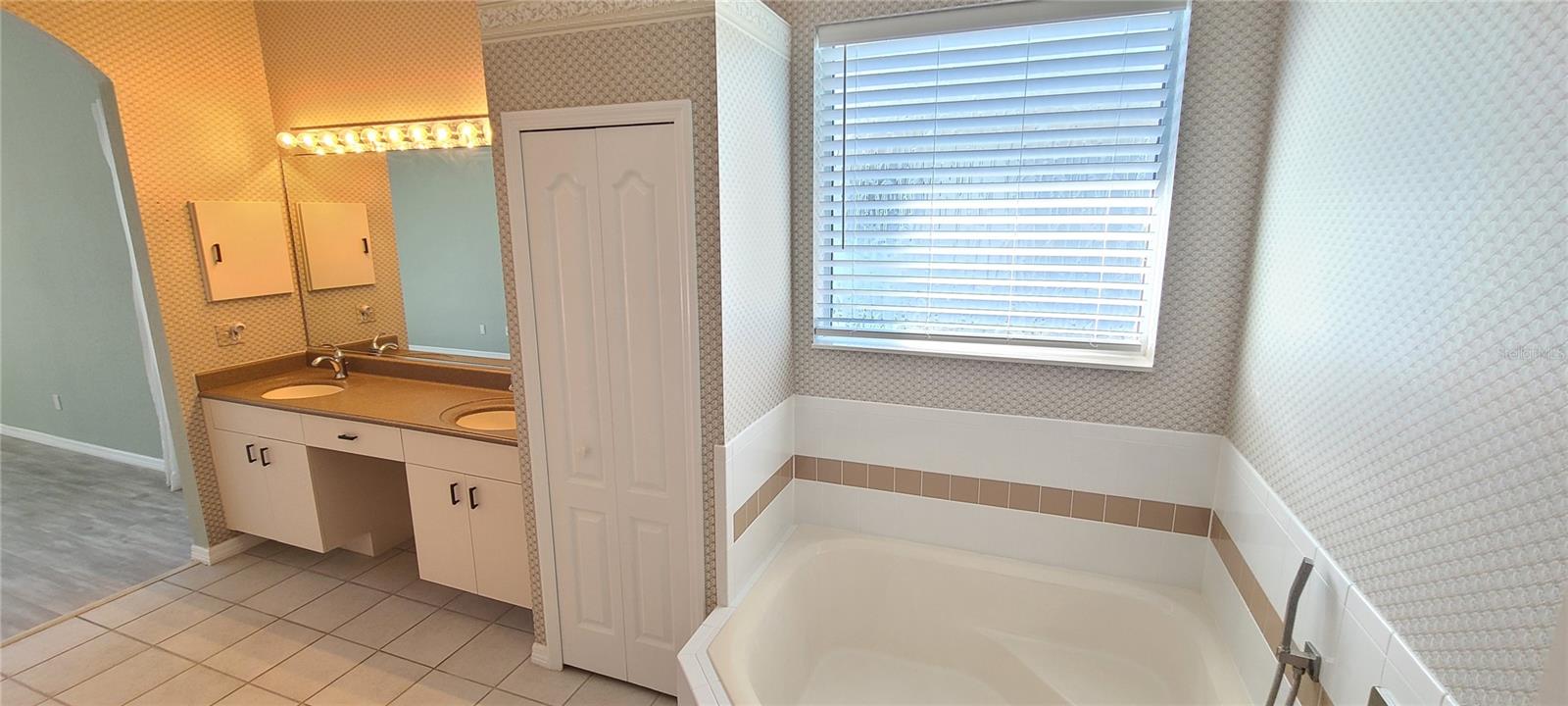 CYPRESS HEAD PH 02A - Residential Lease