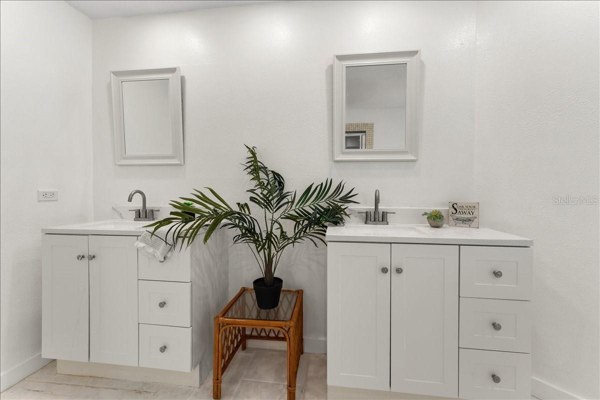 BARRINGTON OAKS WEST - Residential
