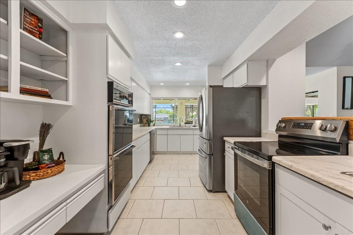 BARRINGTON OAKS WEST - Residential