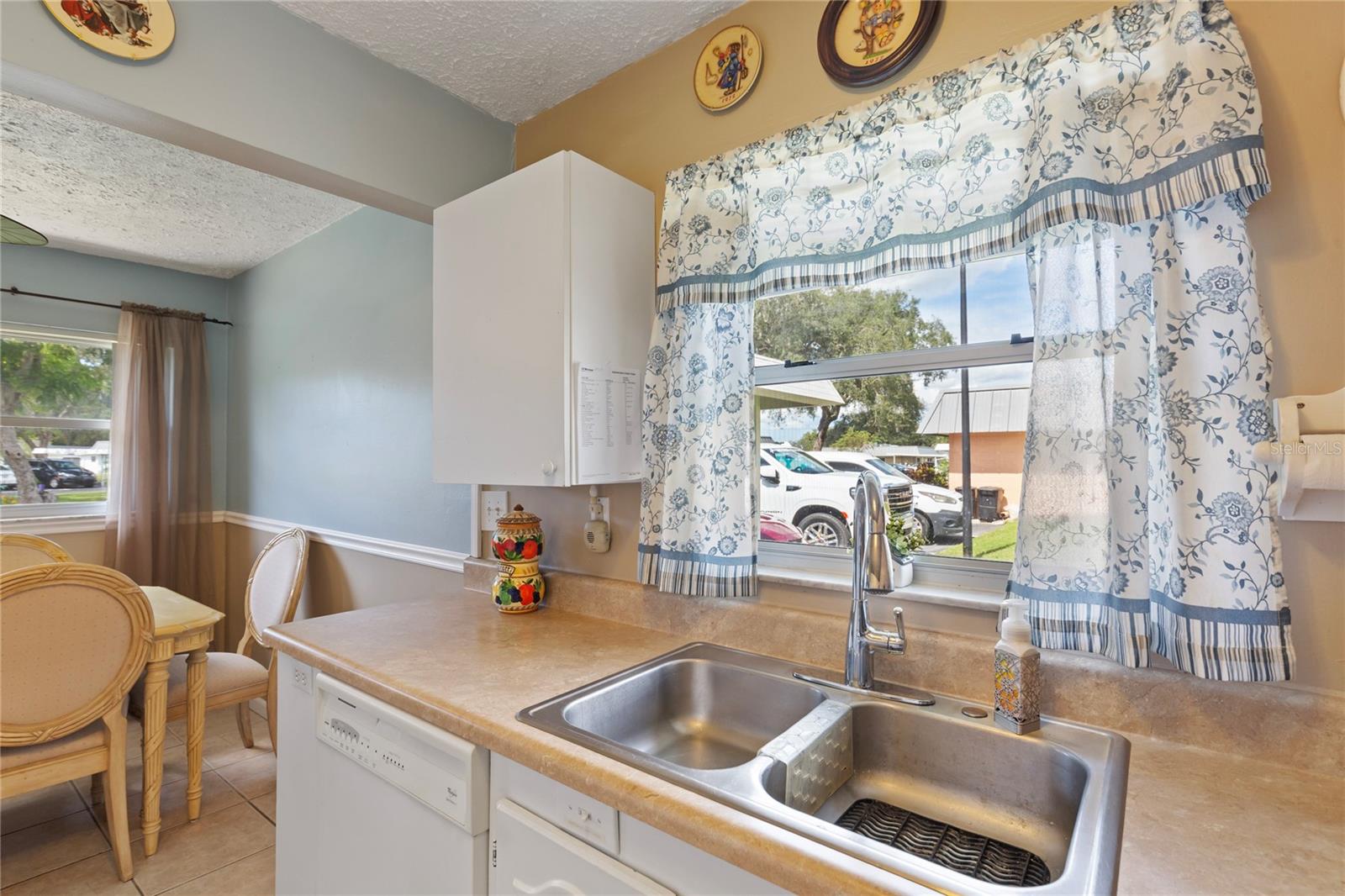 PARADISE POINTE WEST - Residential