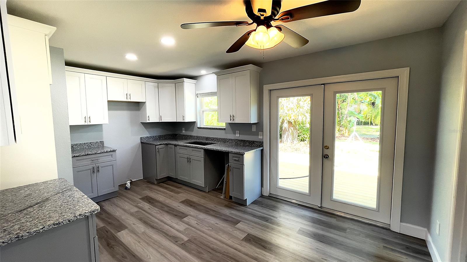 Spanish Mission Heights 4 - Residential