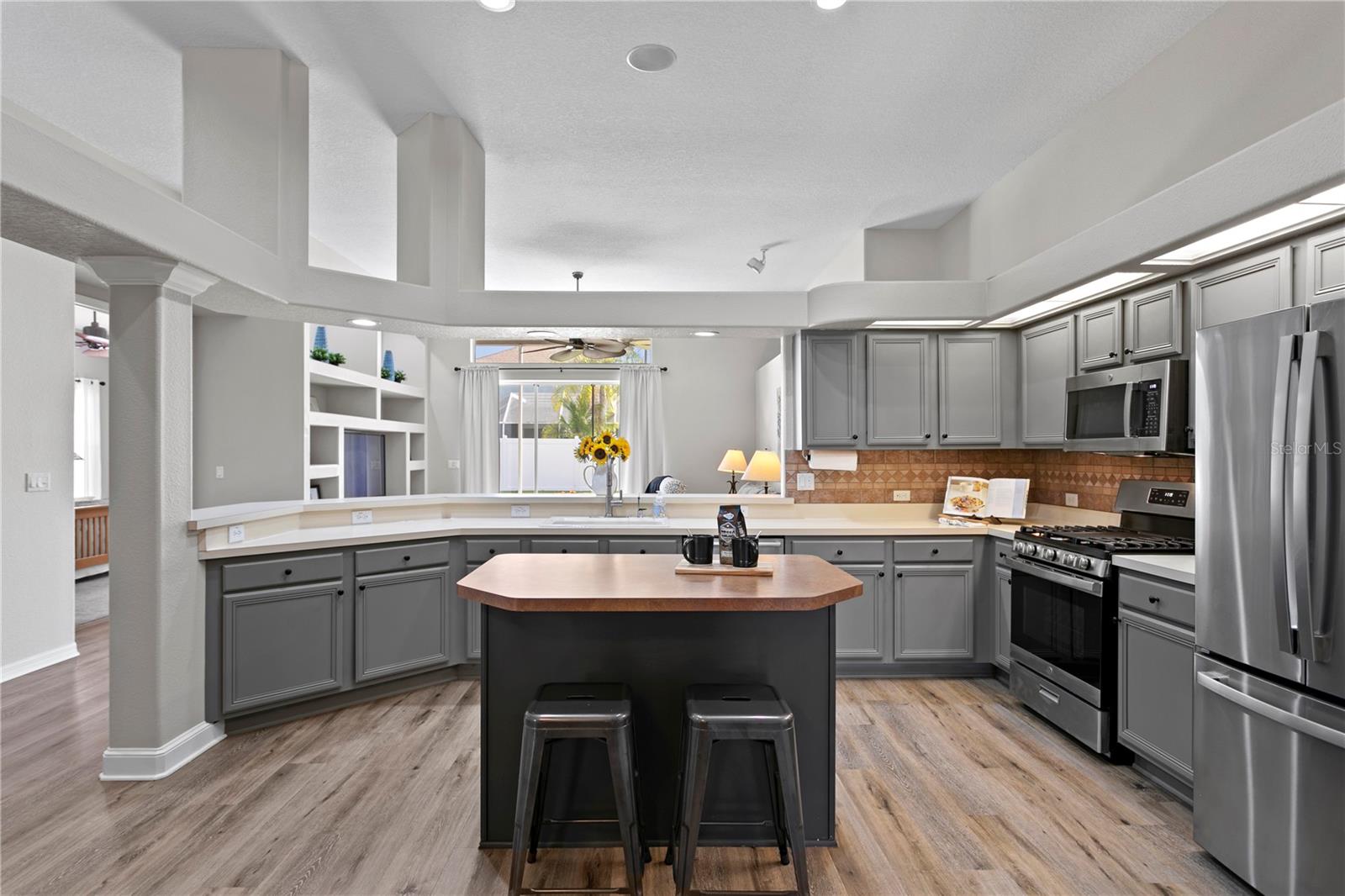 CROSS CREEK - Residential