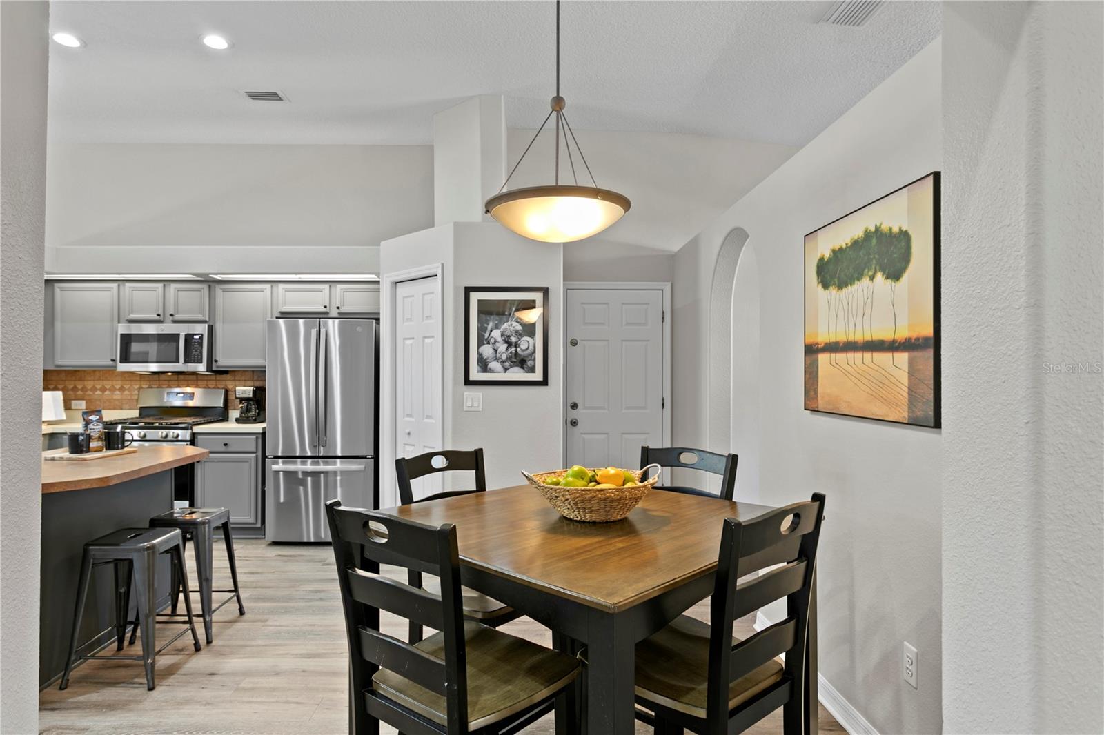 CROSS CREEK - Residential