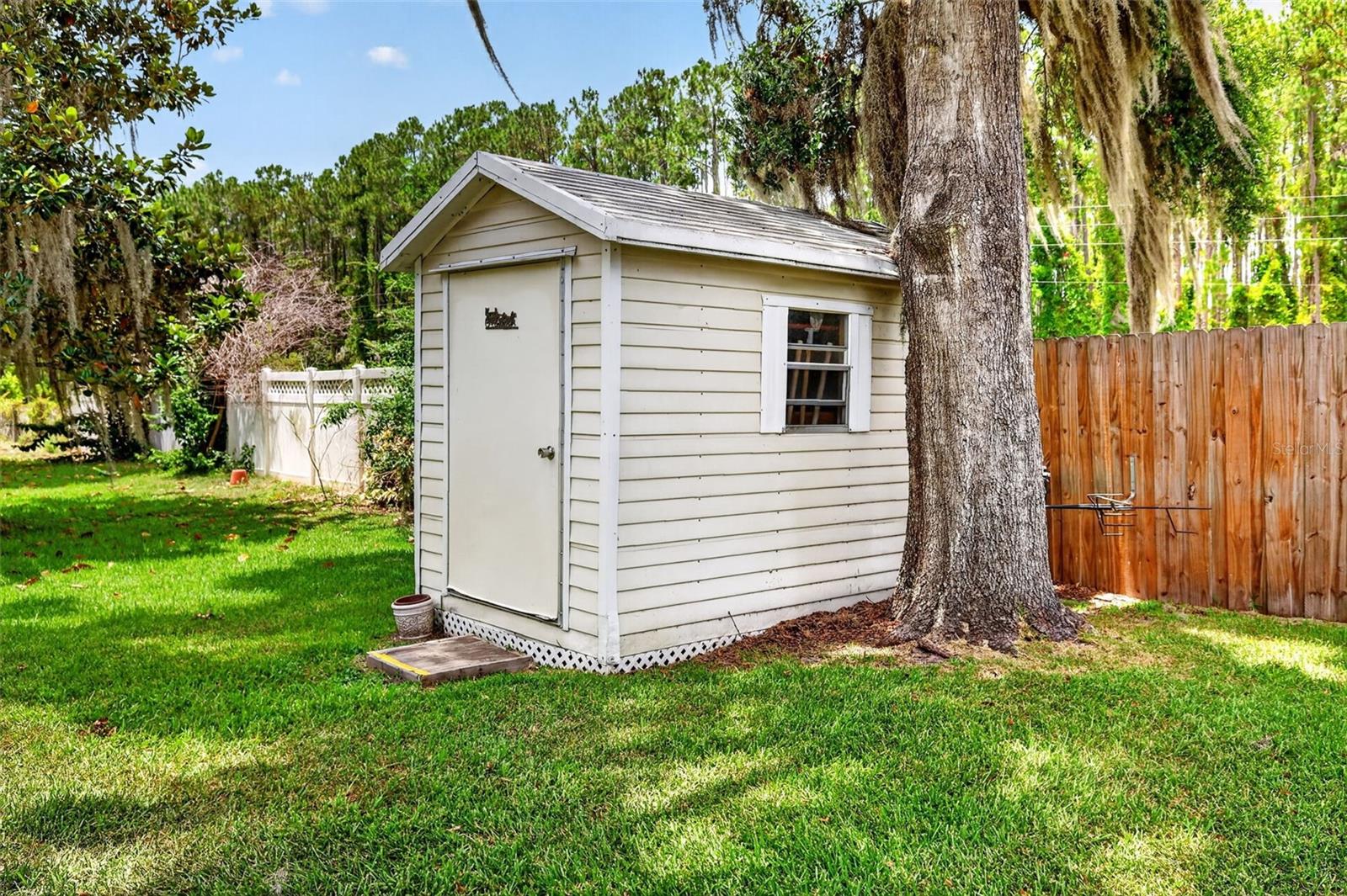 EUSTIS LAKE YALE LANDING SUB - Residential