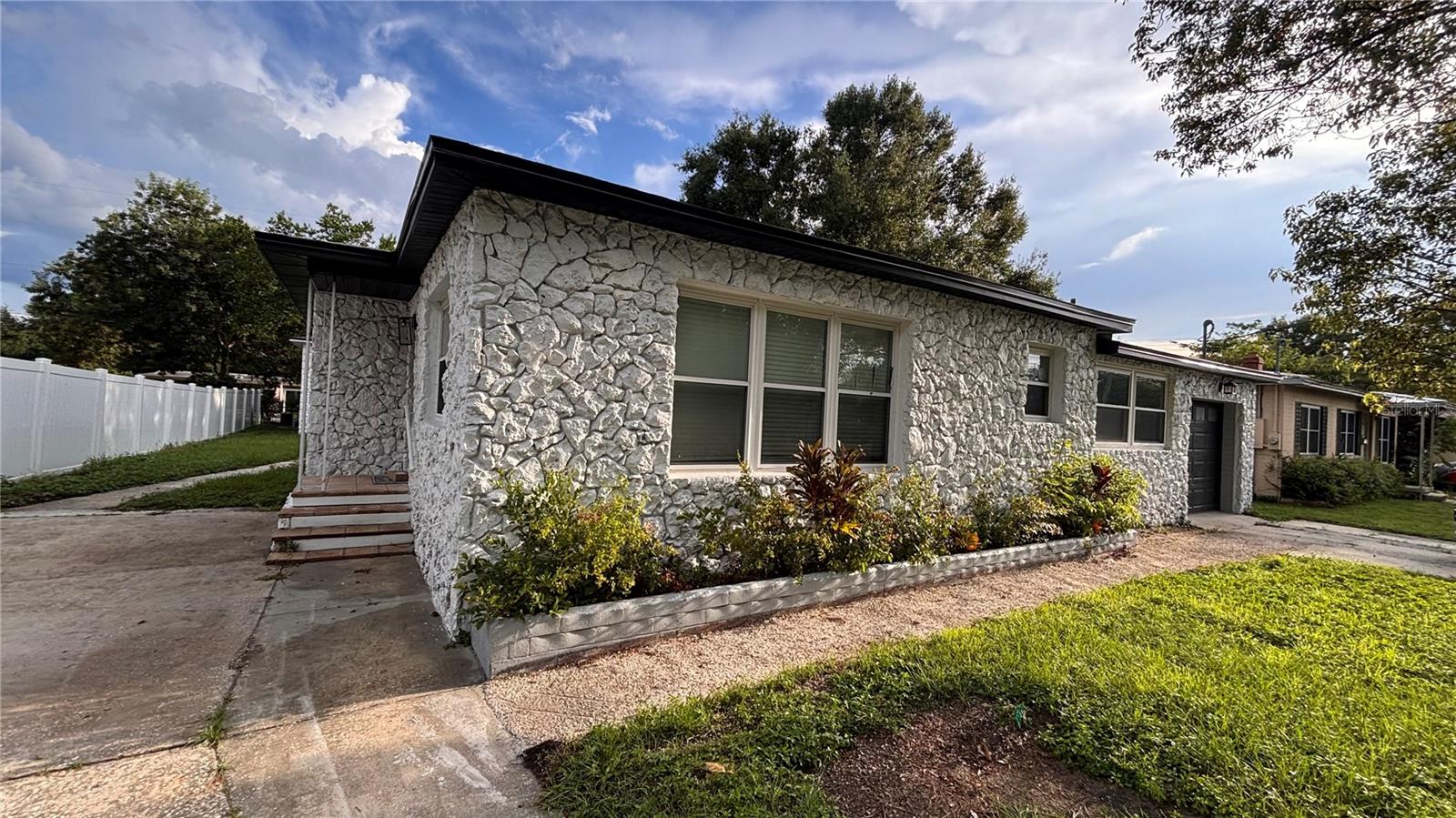 ARDMORE MANOR - Residential Income