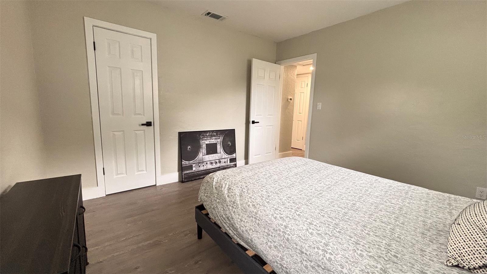 ARDMORE MANOR - Residential Income