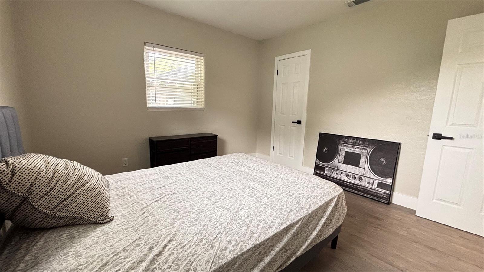 ARDMORE MANOR - Residential Income