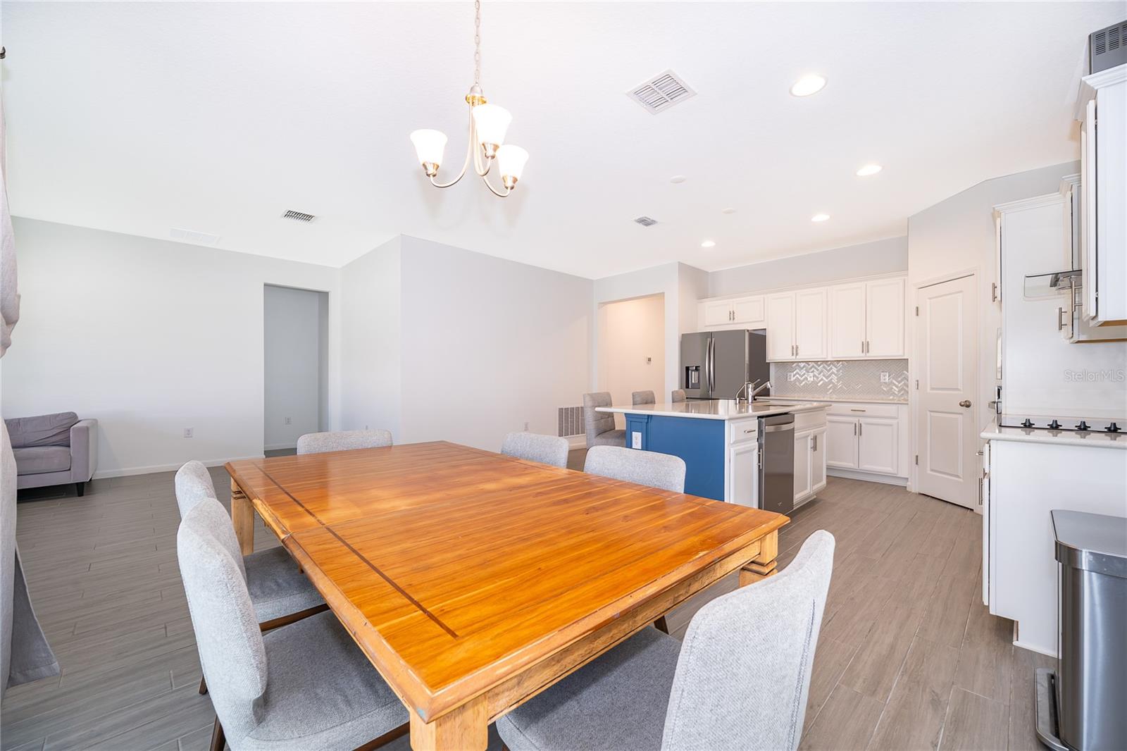 CYPRESS PARK ESTATES - Residential Lease
