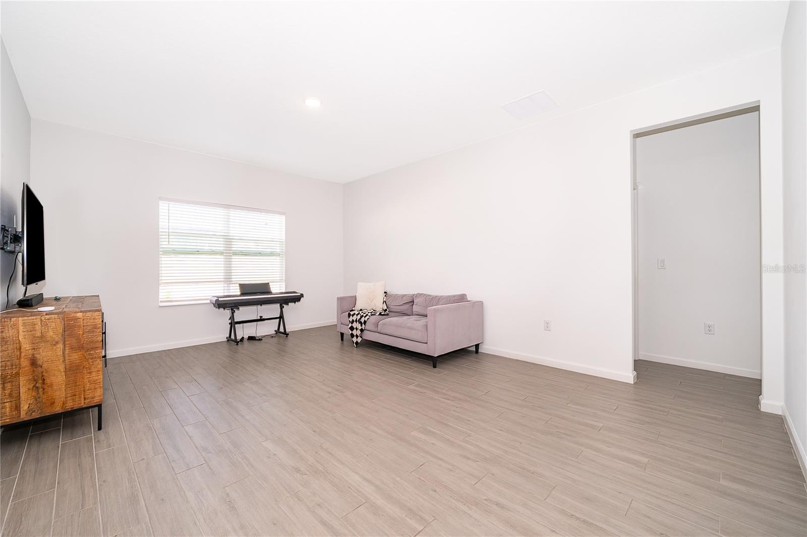 CYPRESS PARK ESTATES - Residential Lease