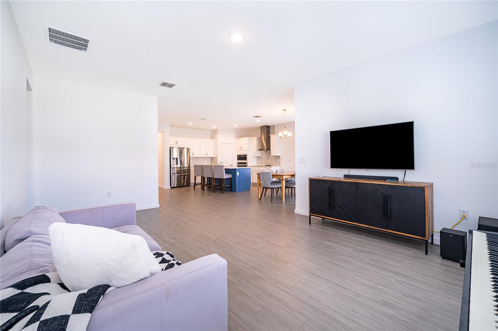 CYPRESS PARK ESTATES - Residential Lease