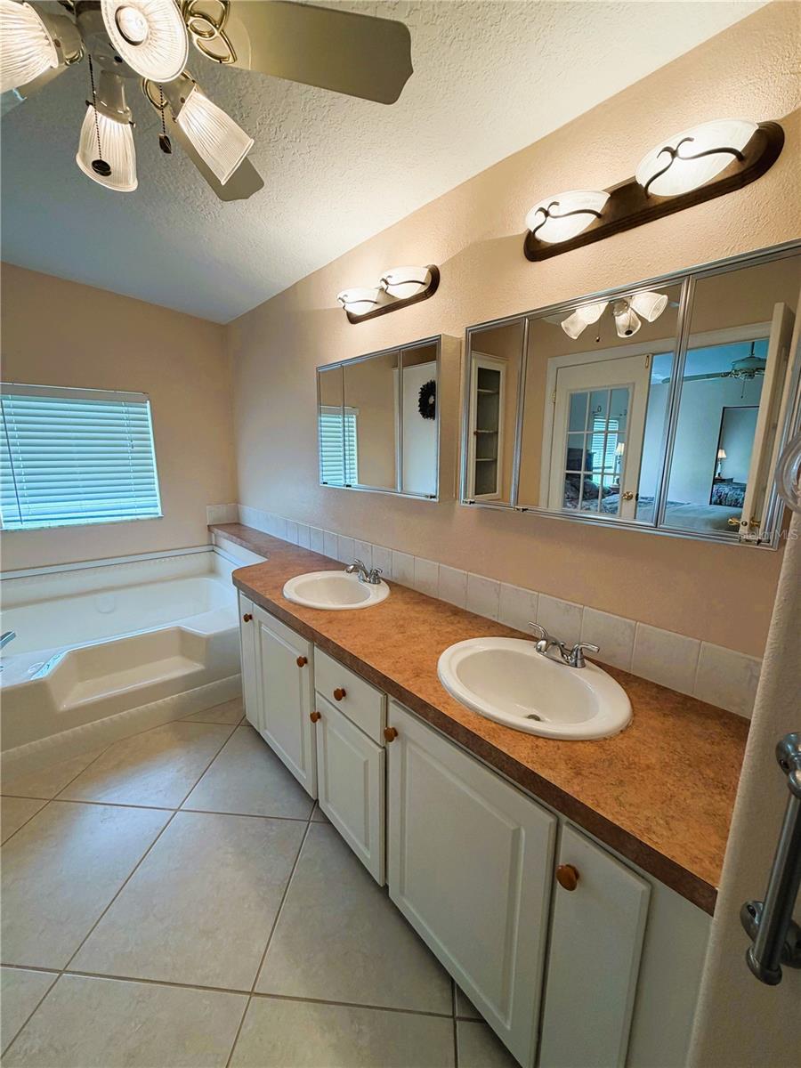 HAWTHORNE AT LEESBURG A COOP - Residential