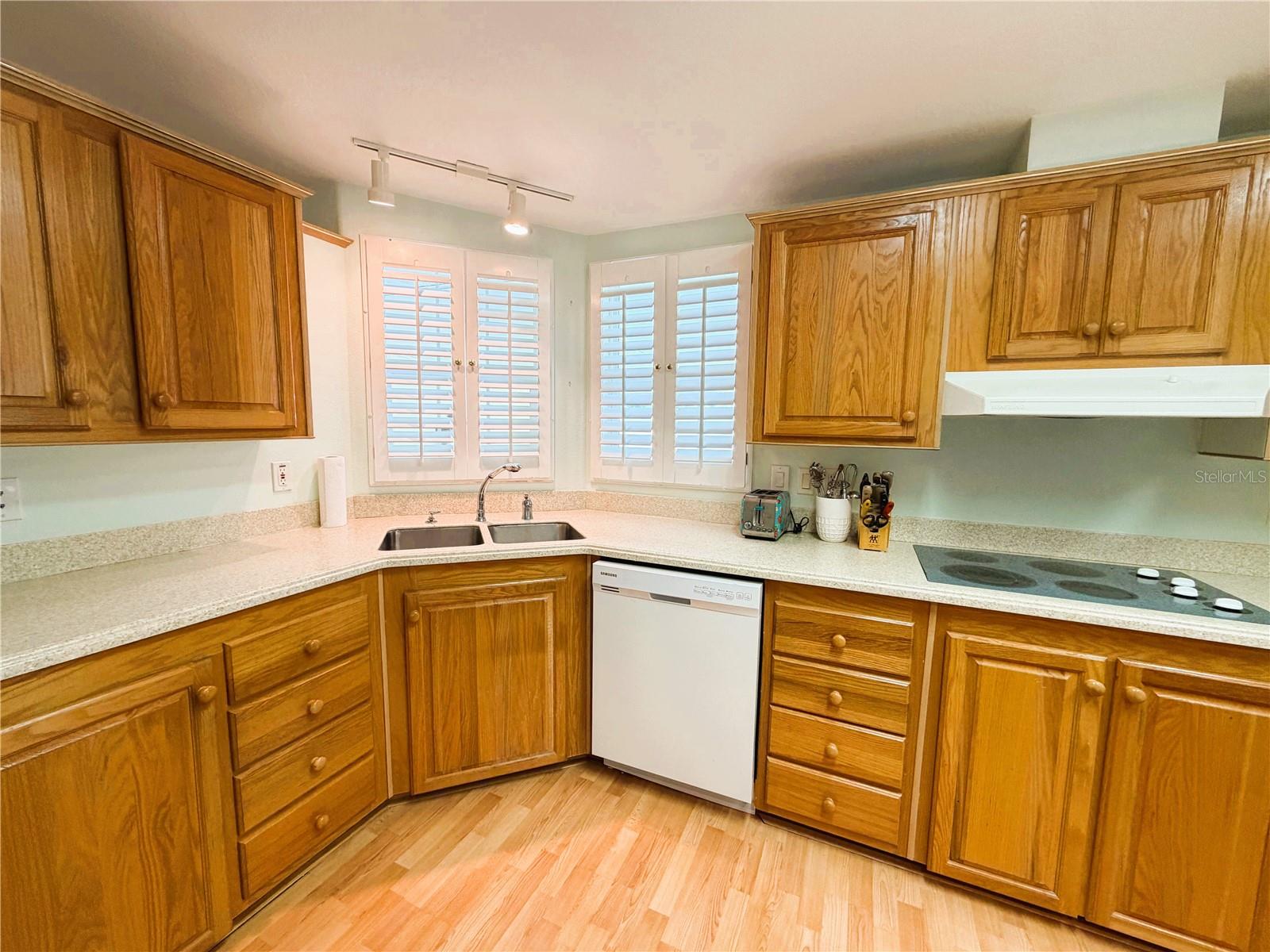 HAWTHORNE AT LEESBURG A COOP - Residential