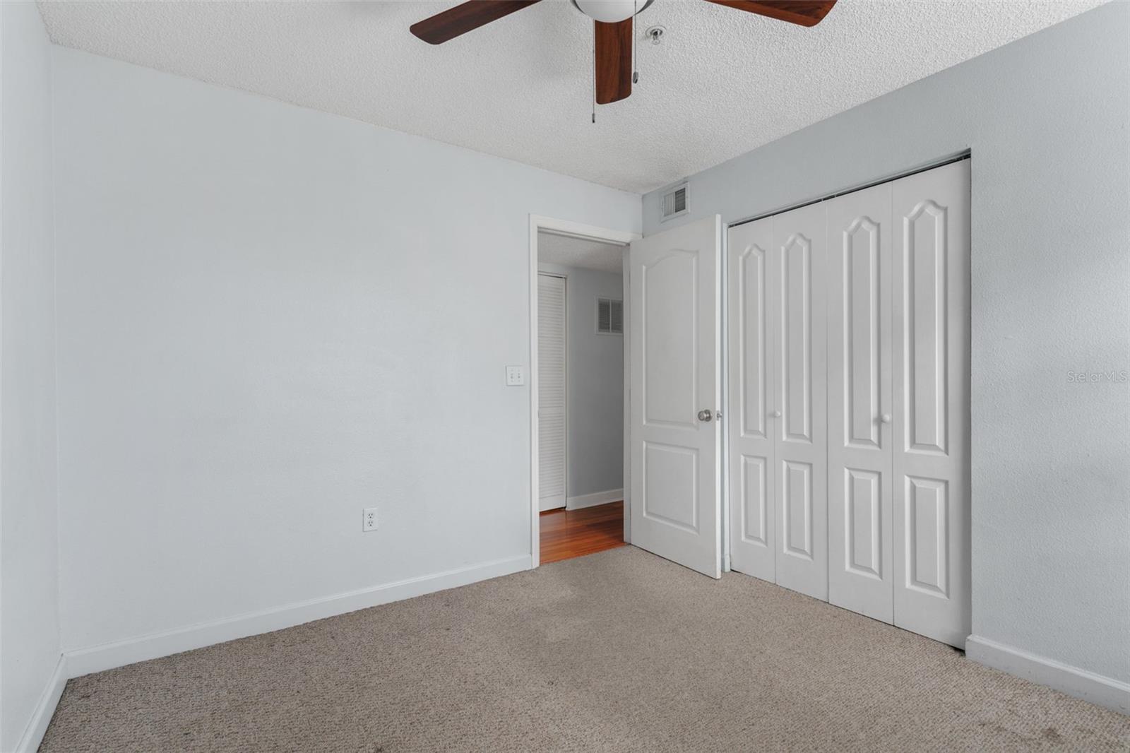 MIRIADA CONDO - Residential