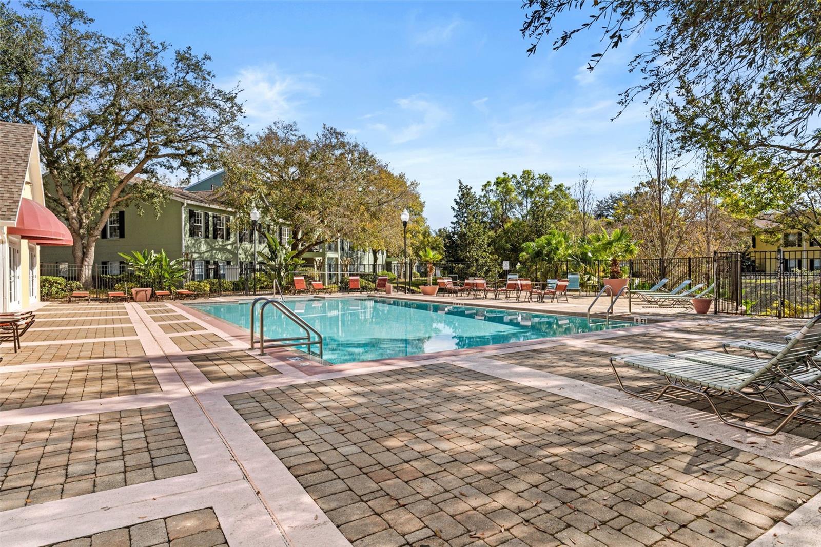 MIRIADA CONDO - Residential