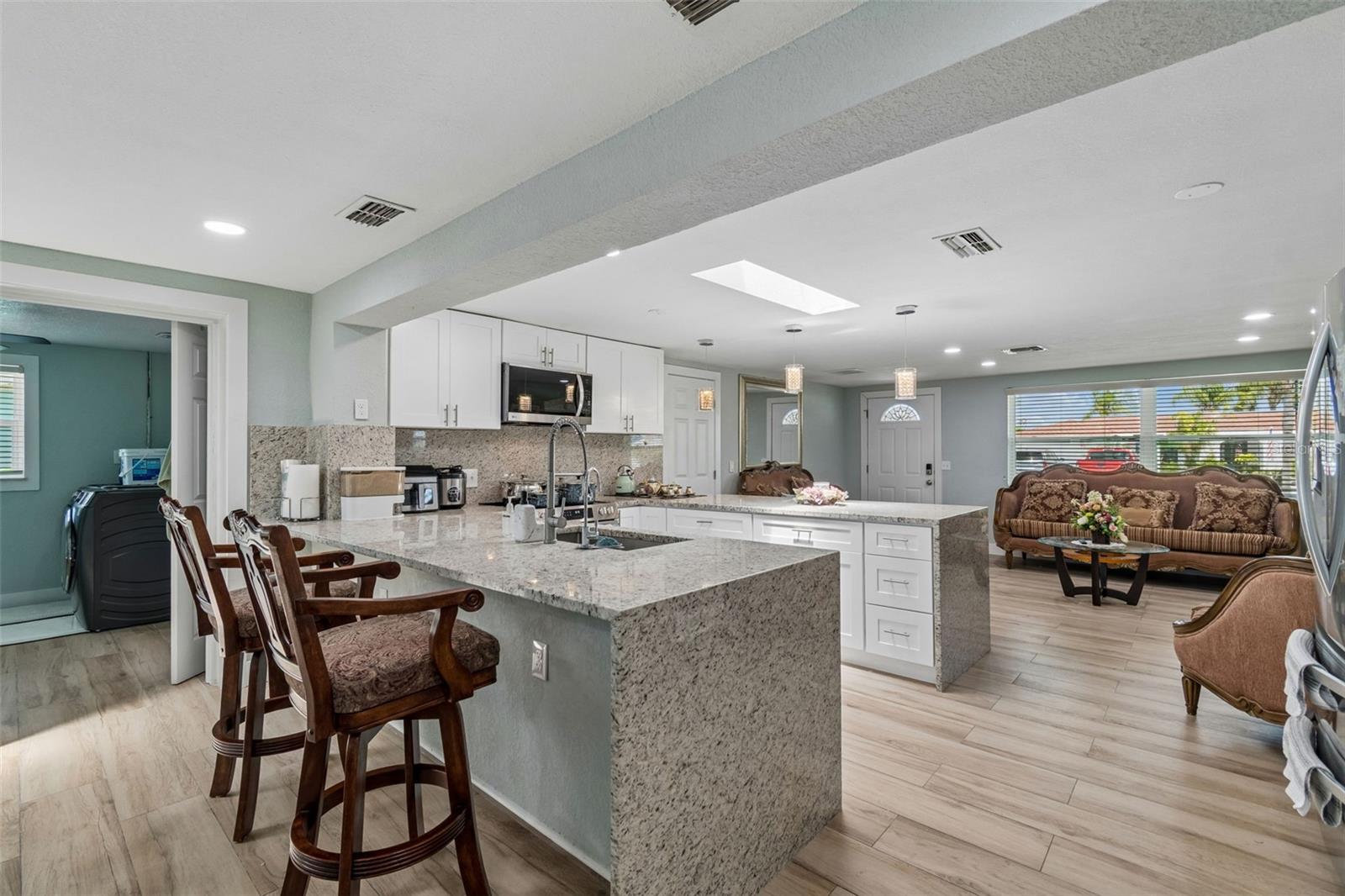 LEISURE BEACH - Residential