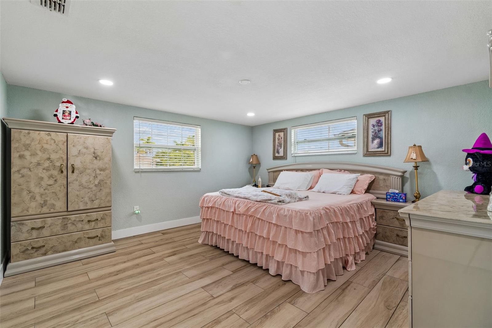 LEISURE BEACH - Residential