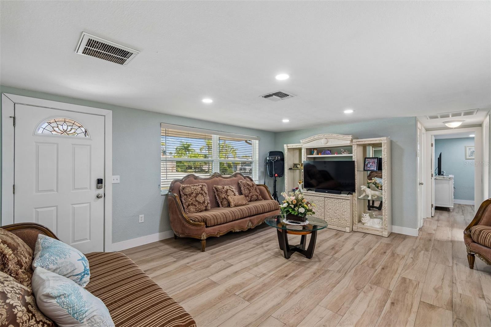 LEISURE BEACH - Residential