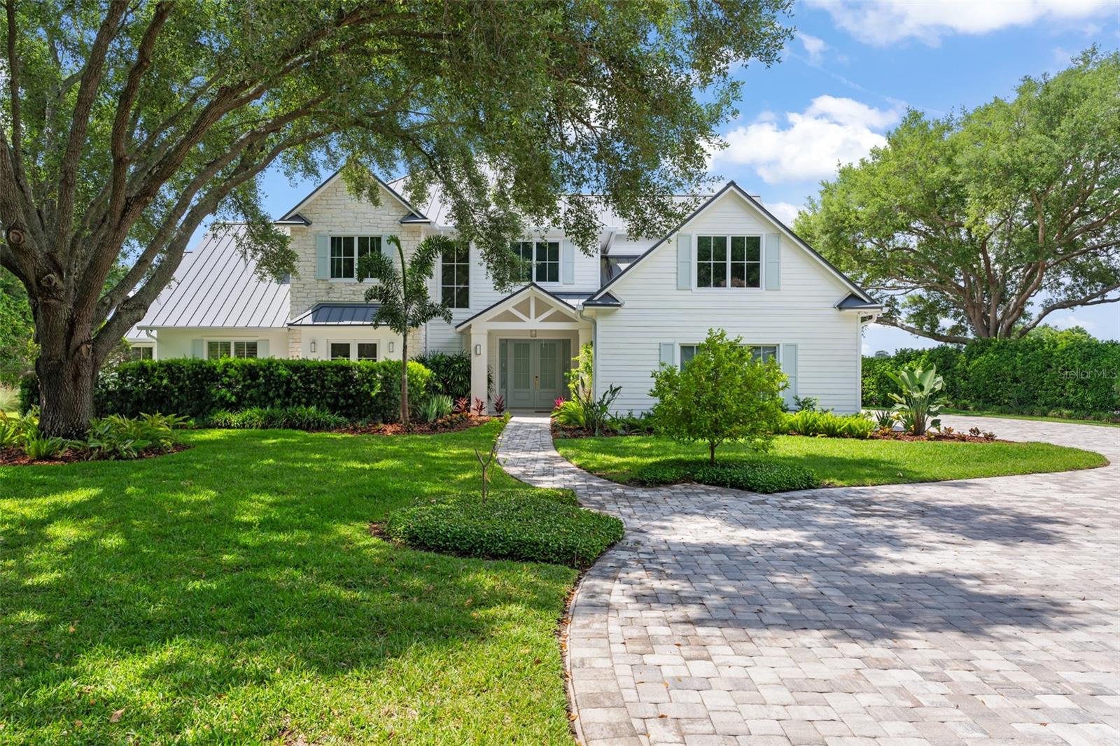 SUNSET LAKES - Residential
