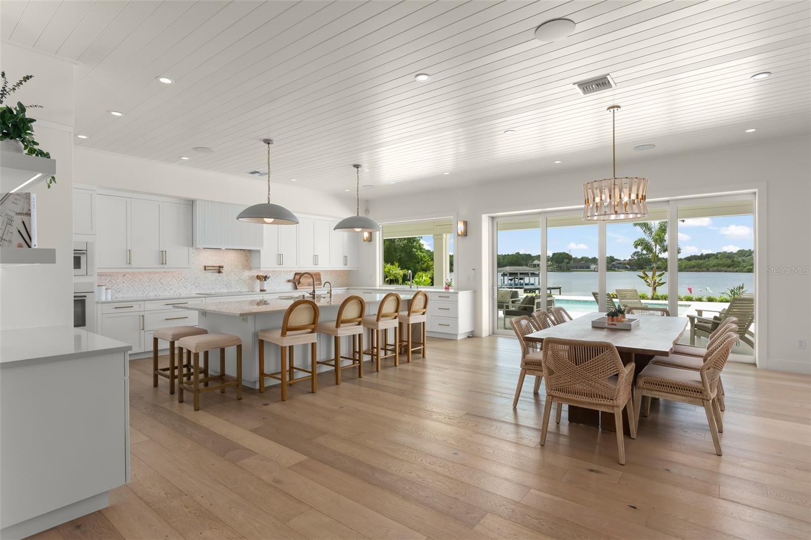 SUNSET LAKES - Residential