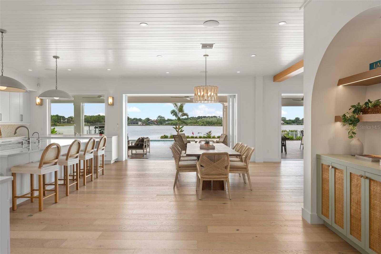 SUNSET LAKES - Residential