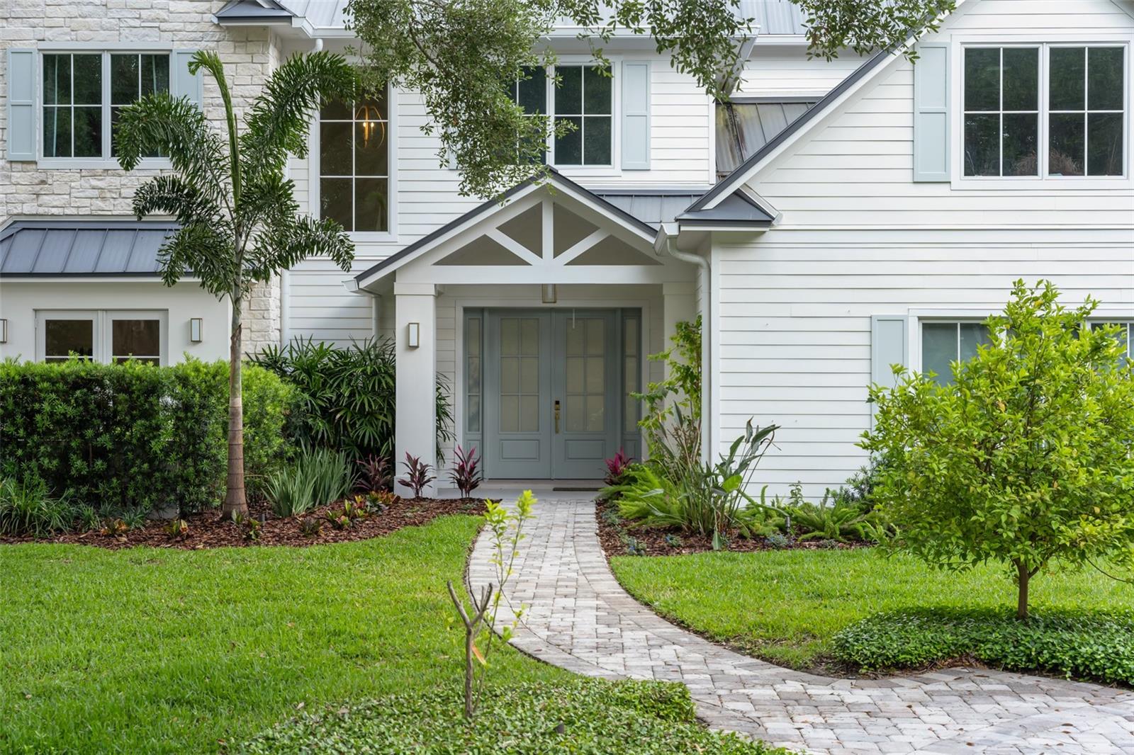 SUNSET LAKES - Residential